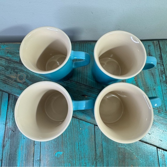 Le Cruset Blue Stonewear Mugs Set of 4 14oz - Picture 3 of 7